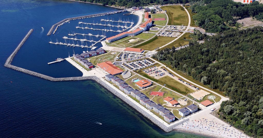 Weiße Wiek, Hafen 350 Liegeplätze & Erschließung