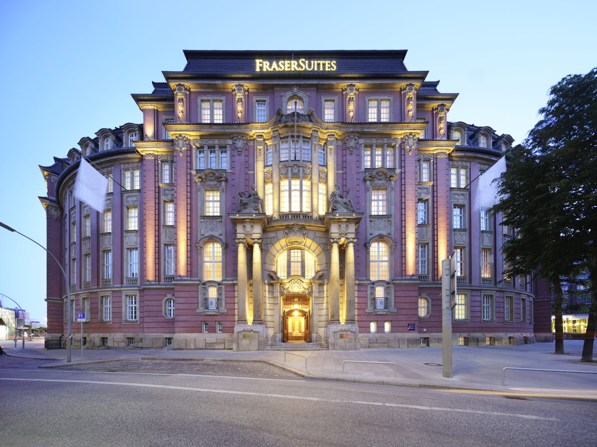 Frasers Suites 5*****s Hotel Oberfinanzdirektion